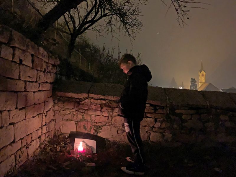 lorbas_tomb_man-3